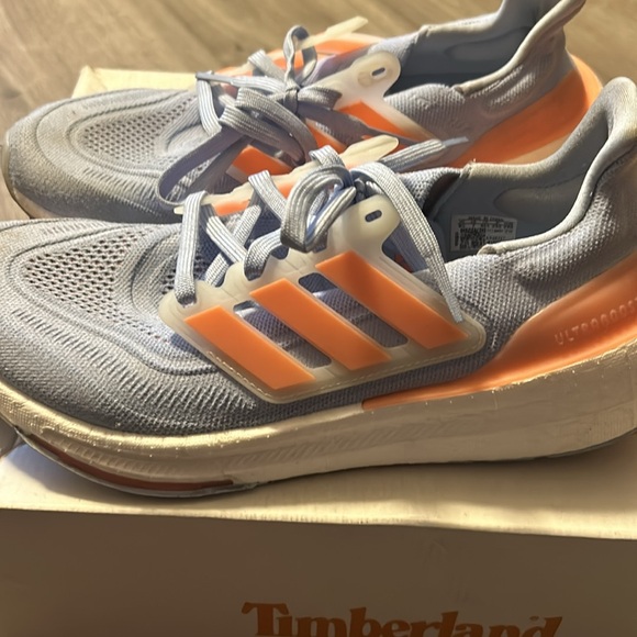 Adidas ultra Boost light - Picture 2 of 2